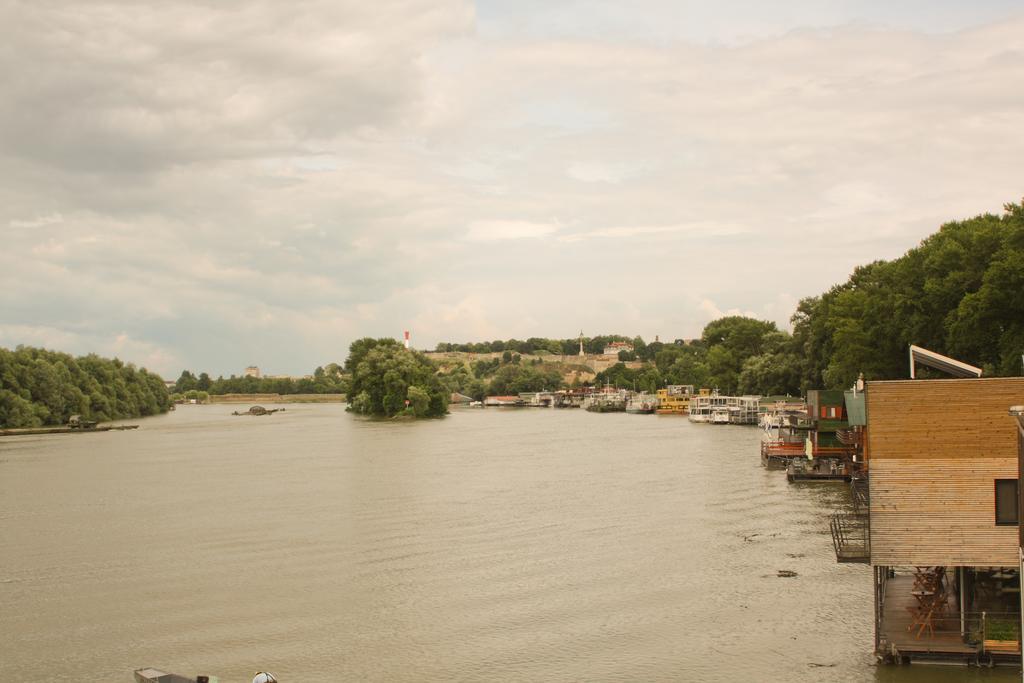 Arkabarka 2- Floating Dream Rooms And Apartments Belgrade Extérieur photo